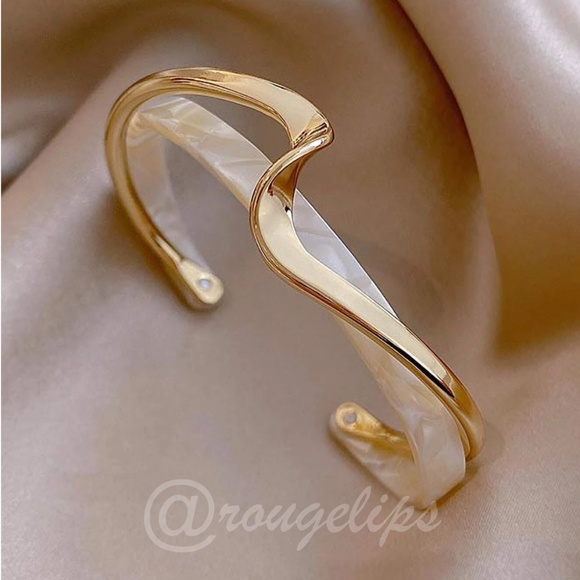 Rouge! Jewelry - Gold Tone Twist Cuff Bracelet